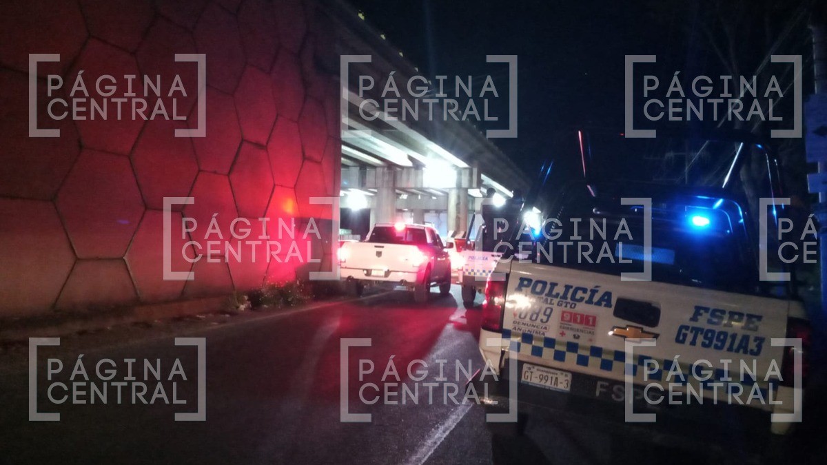 ¡Recrudece violencia! Hallan cuerpo de hombre colgado de un puente y a una mujer ejecutada