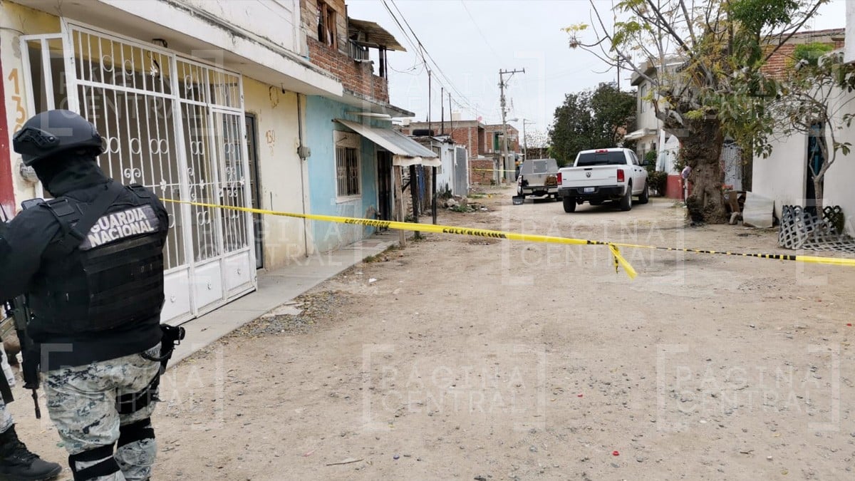 Hombre caminaba por la calle cuando motosicarios lo matan a balazos en León