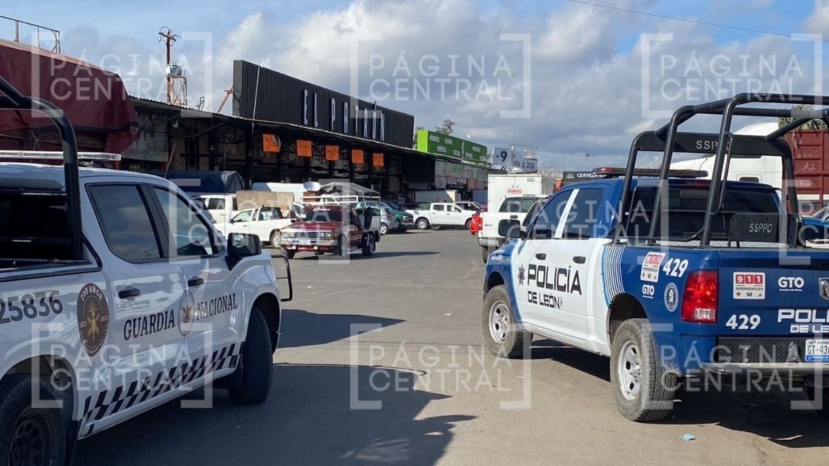 Hombre vendía tenis en la Central de Abastos de León y de repente lo balean