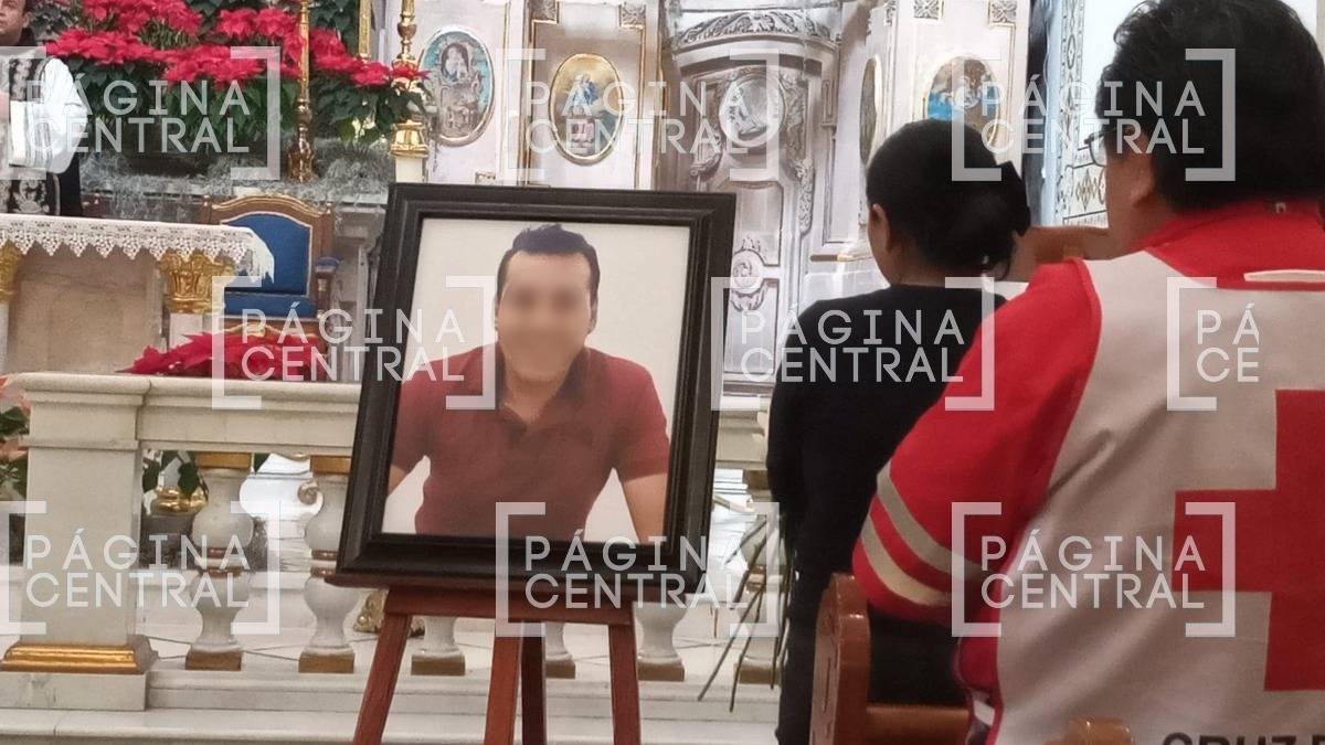 VIDEO Bombero caído en narcobloqueos da su último recorrido por Celaya en la máquina 4