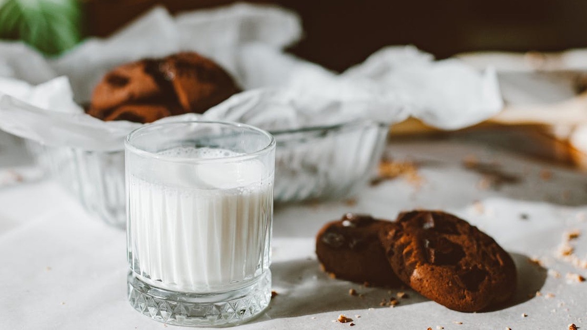 ¿Qué tan saludable es tomar leche después de los 23 años?