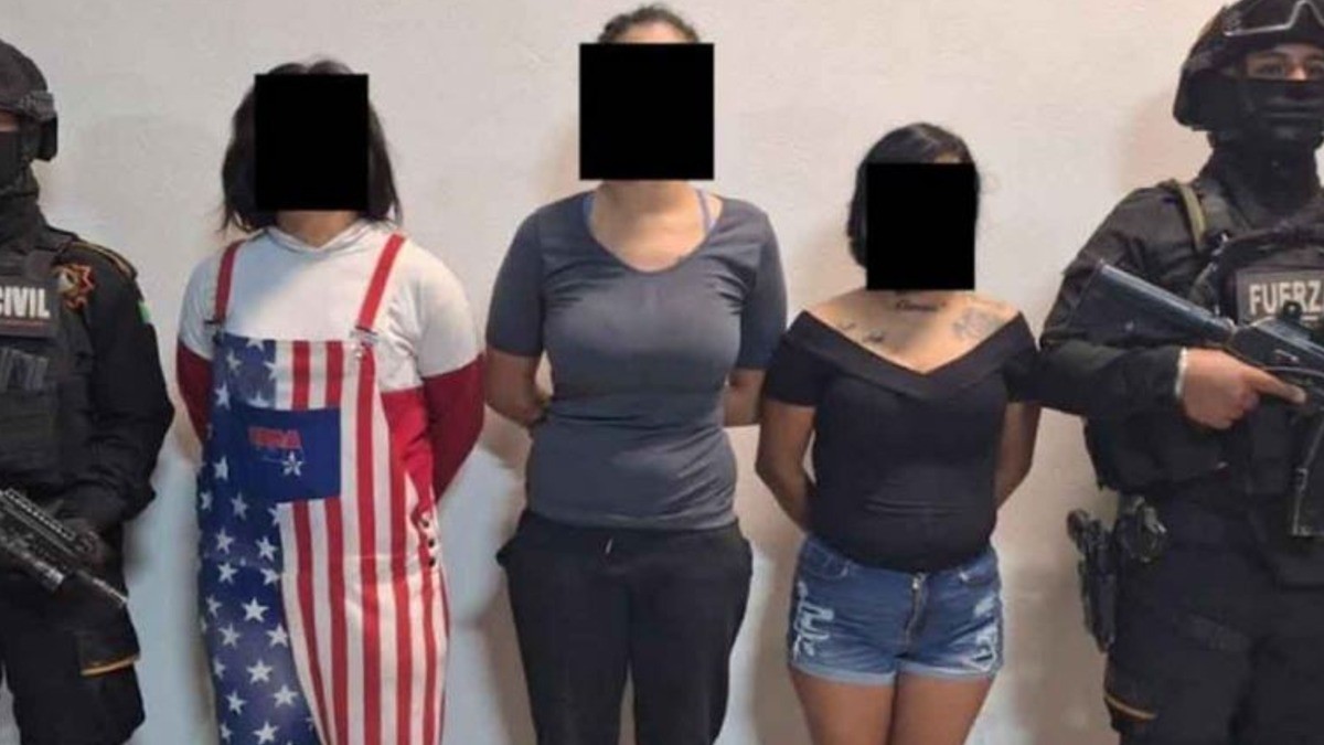 Cae banda de mujeres en posesión de un arma y drogas tras persecución
