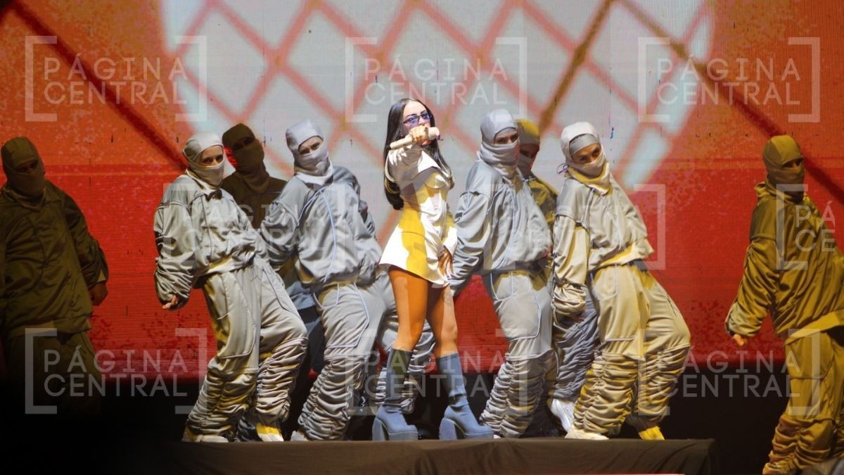 Nicki Nicole se rinde a León y hasta canta Las Mañanitas: “¡es la mejor Feria de México!“