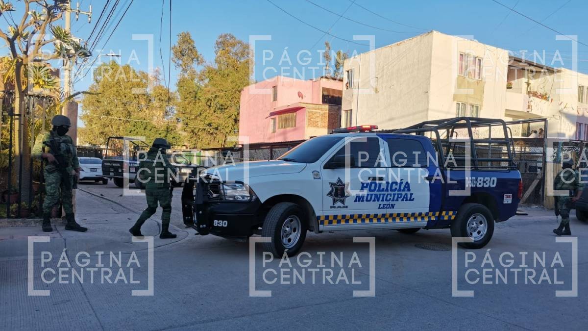 Vecinos iban saliendo y encuentran cuerpo embolsado en Lomas de Echeveste