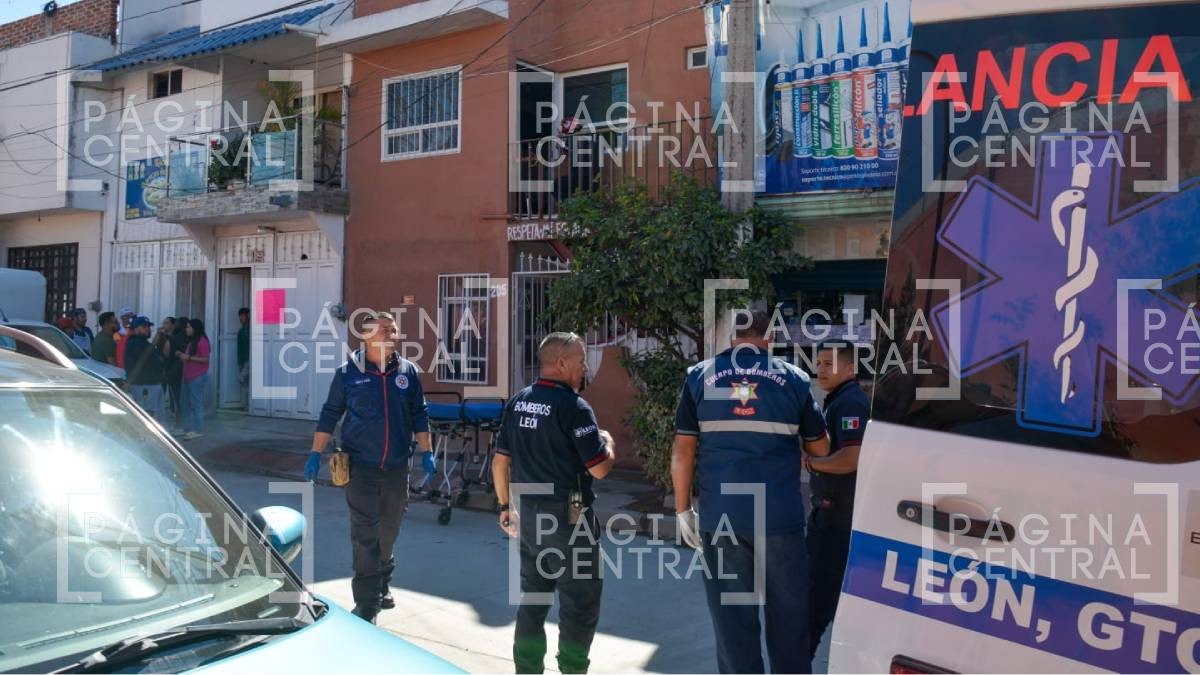 Cae en el patio del vecino tras sufrir descarga eléctrica mientras arreglaba panel solar