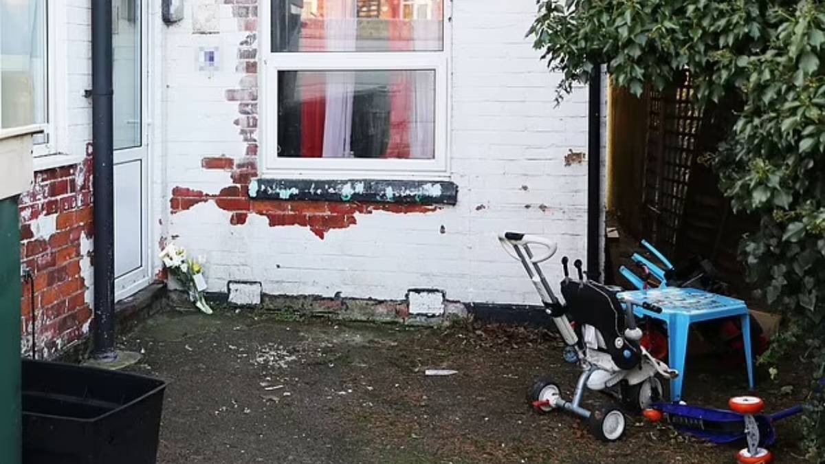 Bebé muere de hambre acurrucado junto a su papá fallecido por un infarto una semana antes