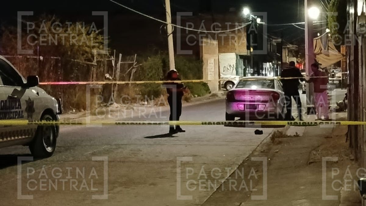 Motosicarios matan a pareja que estaba afuera de su casa en la colonia Héroes de Chapultepec