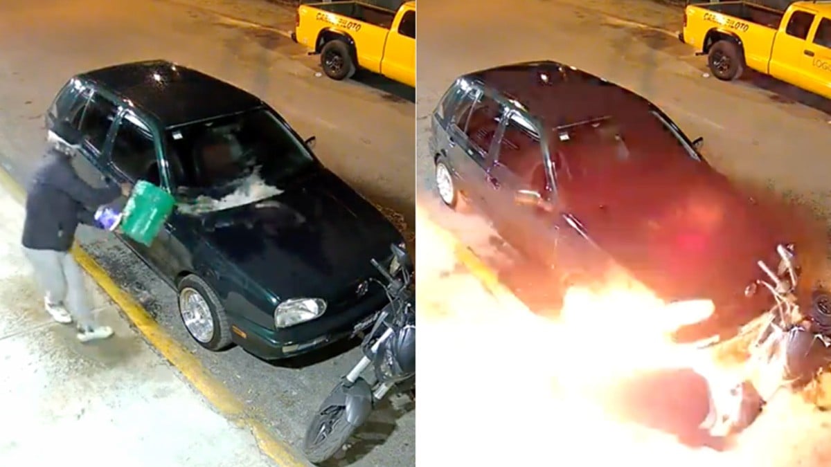 VIDEO Captan cuando hombre incendia auto, pero las llamas lo alcanzan