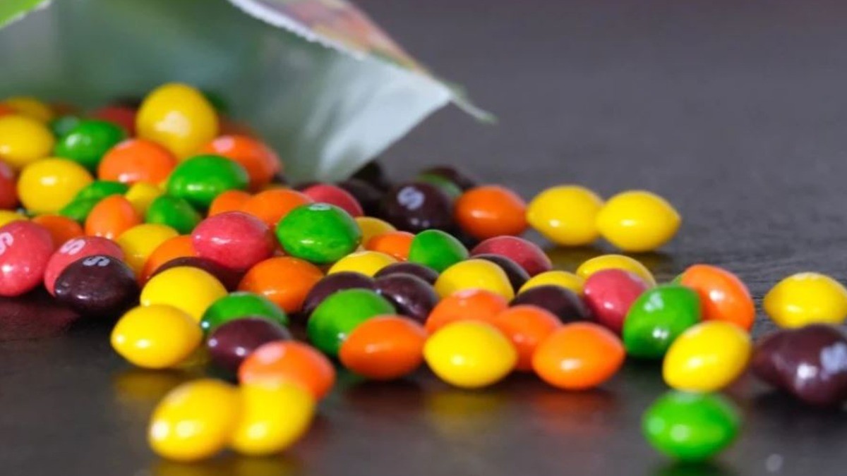 ¡Vaya confusión! Niño consume dulces con ‘yerba’ pensando que eran Skittles
