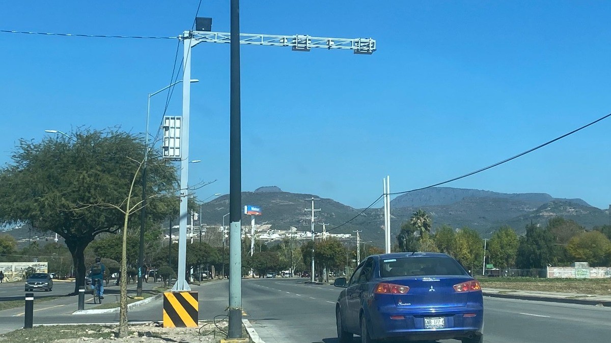 Este domingo deberán quedar listos los arcos carreteros en León
