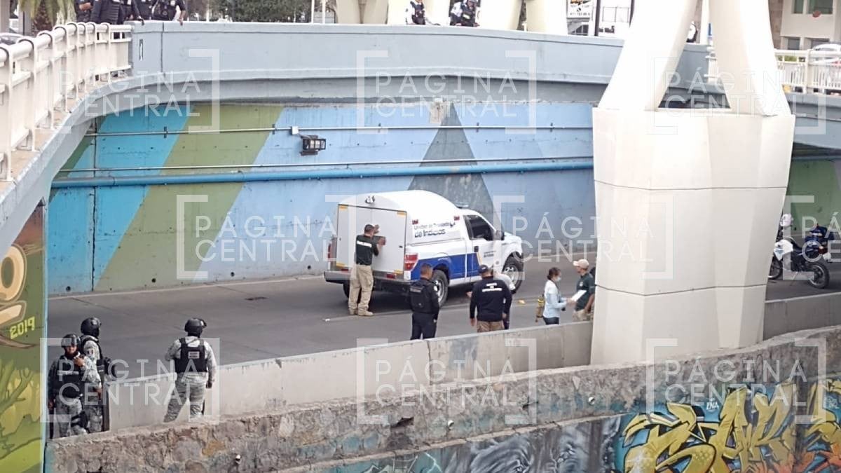 Cae del Puente del Amor y muere