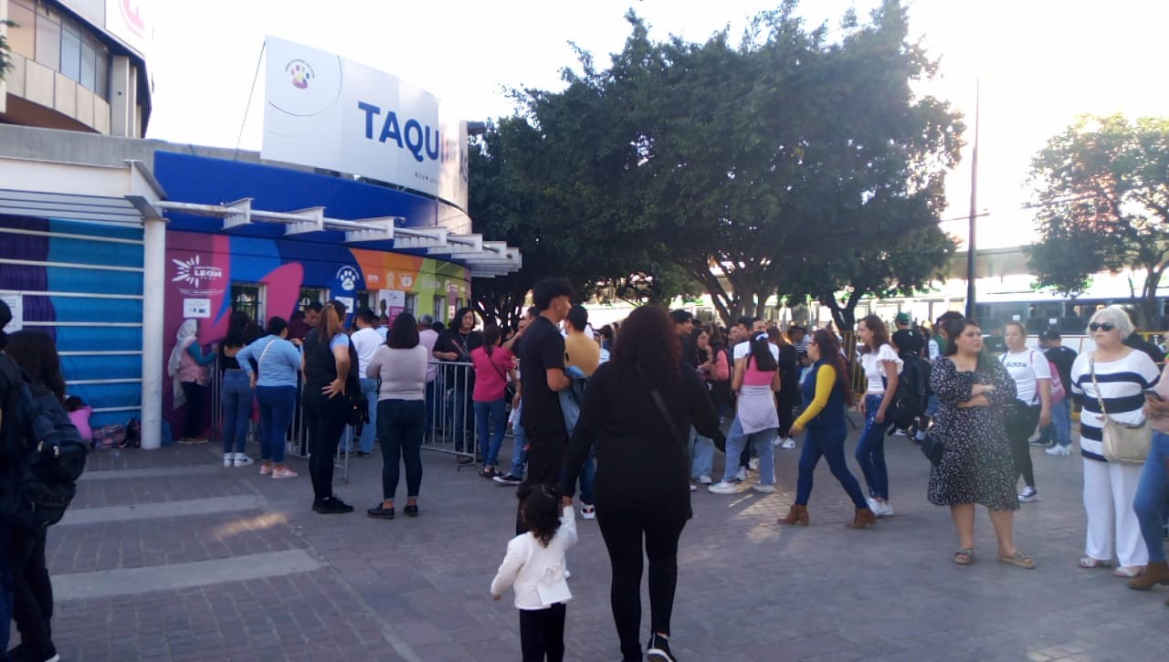 Abarrotan Feria de León en su tercer sábado