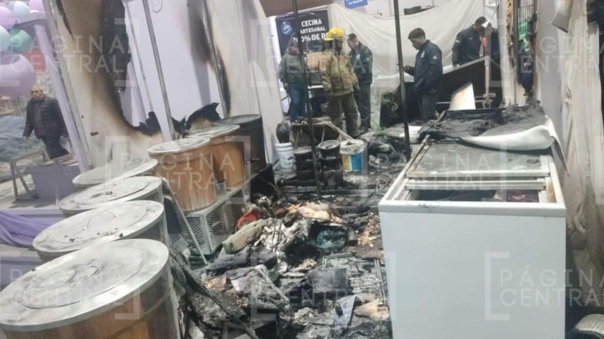 Se registra incendio en locales de la Feria de León