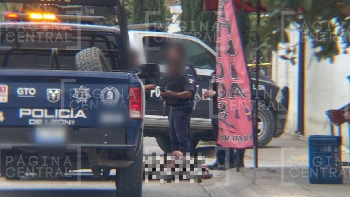 Iba caminando por calle de León y un hombre lo mató al dispararle cuatro veces