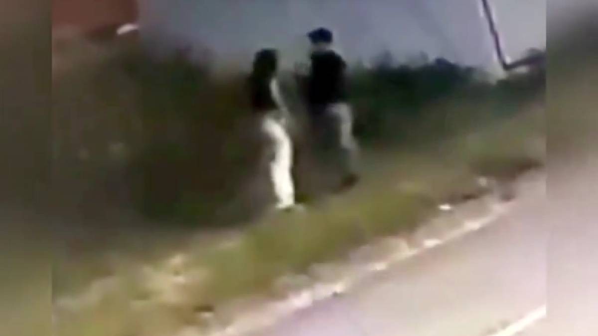 VIDEO Captan cuando mujer corta con su novio y este le dispara a sangre fría