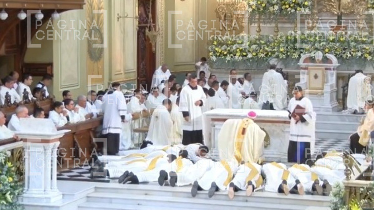 Se ordenan 15 sacerdotes en tiempos difíciles: arzobispo