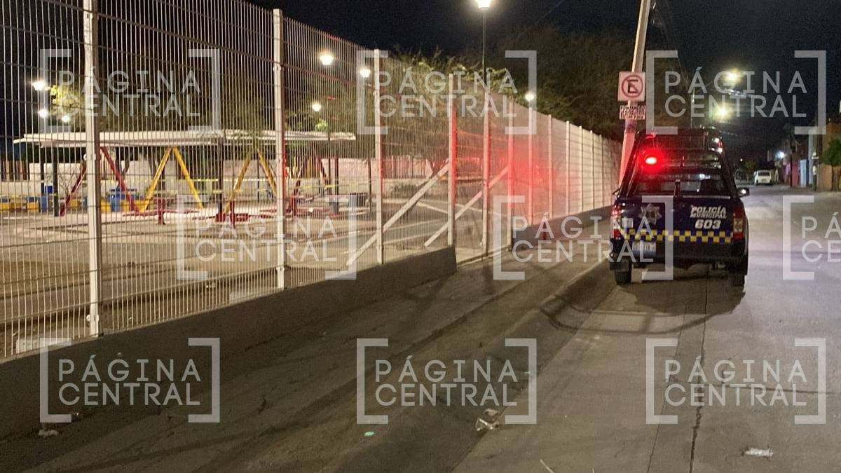 Sicarios disparan a hombre en parque en Valle Dorado frente a niños