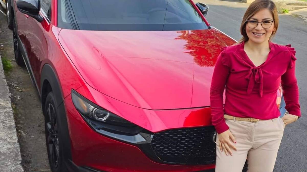 Joven regala camioneta a su ex por todo lo que hizo por él y se vuelve viral