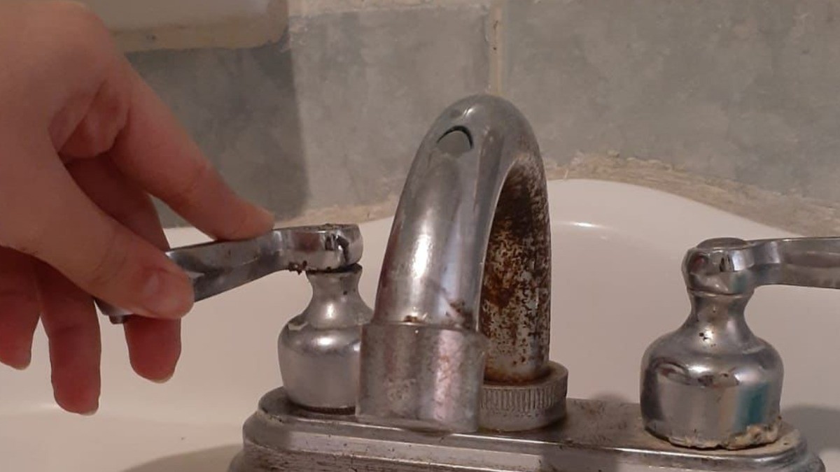 Fines de semana con poca agua, el tormento en las colonias con tandeo