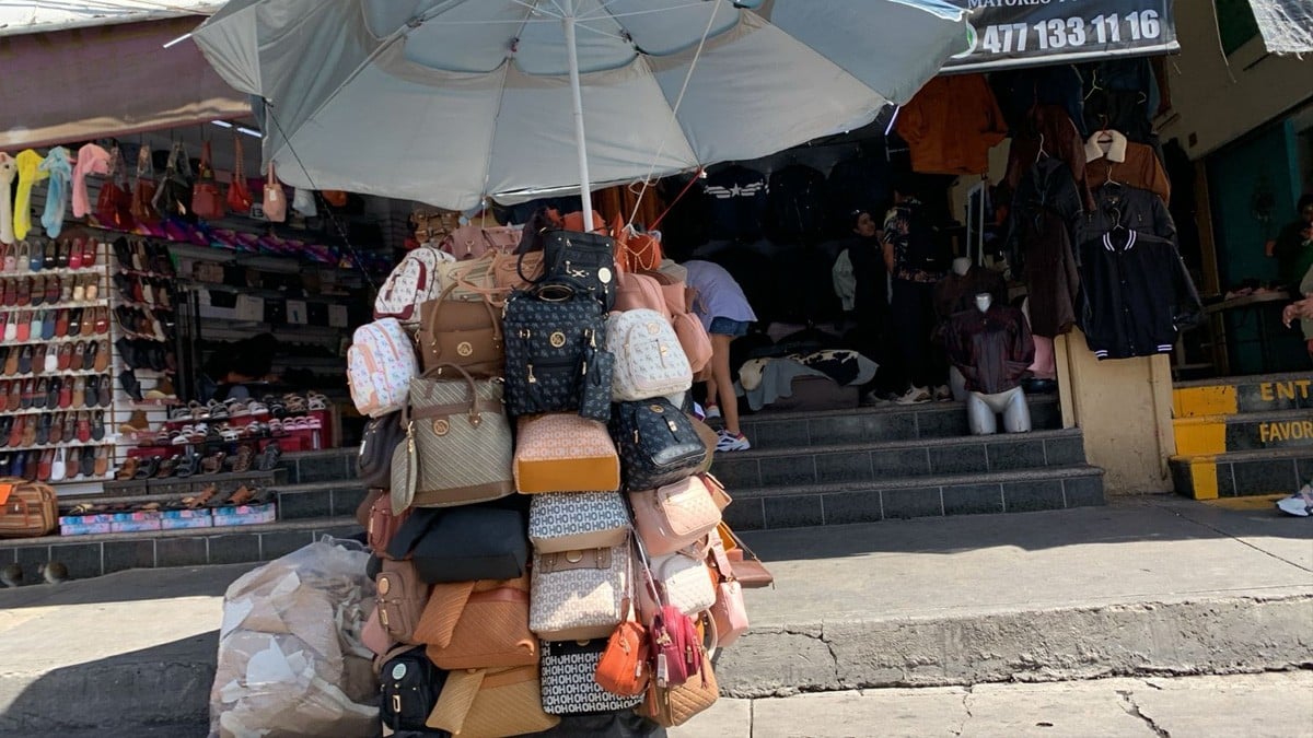 A un año del operativo en Zona Piel, vuelven a invadir calles y banquetas