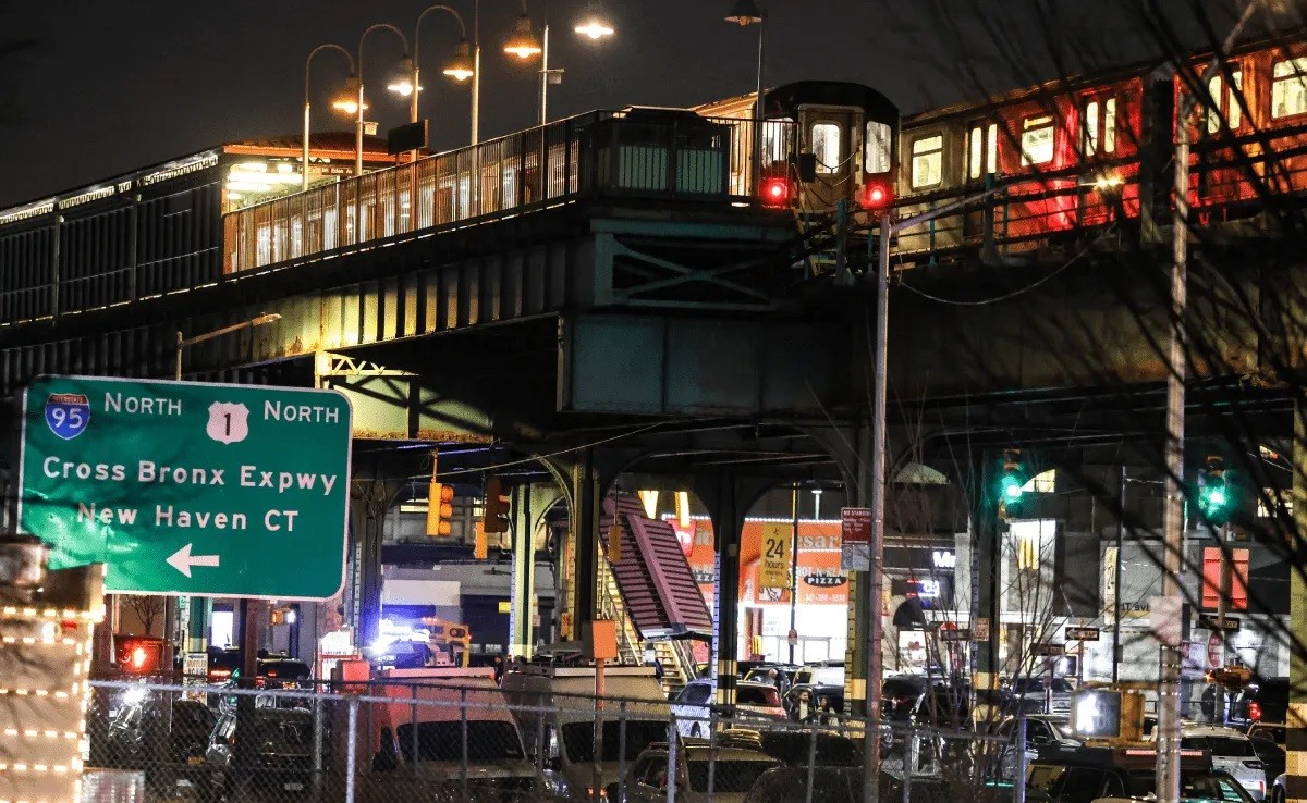 Era mexicano el fallecido en tiroteo en el metro de Nueva York; fue por bala perdida