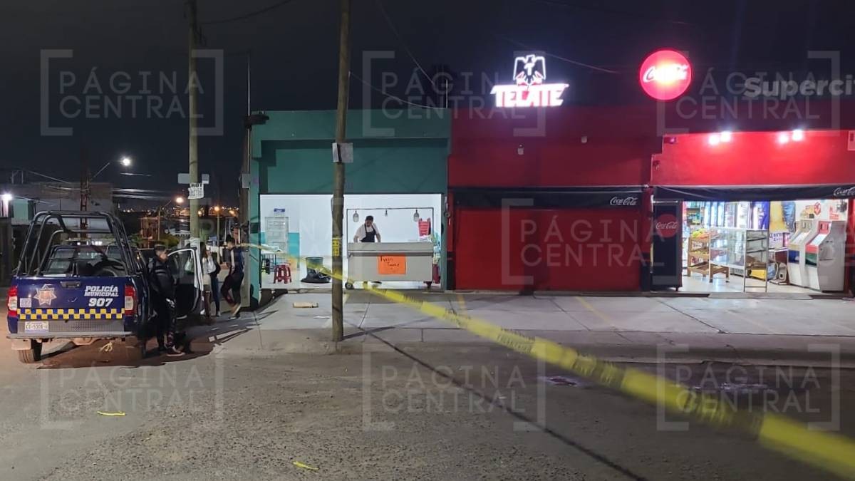 Balean a hombre mientras jugaba “maquinitas” en una tienda en Lomas del Mirador