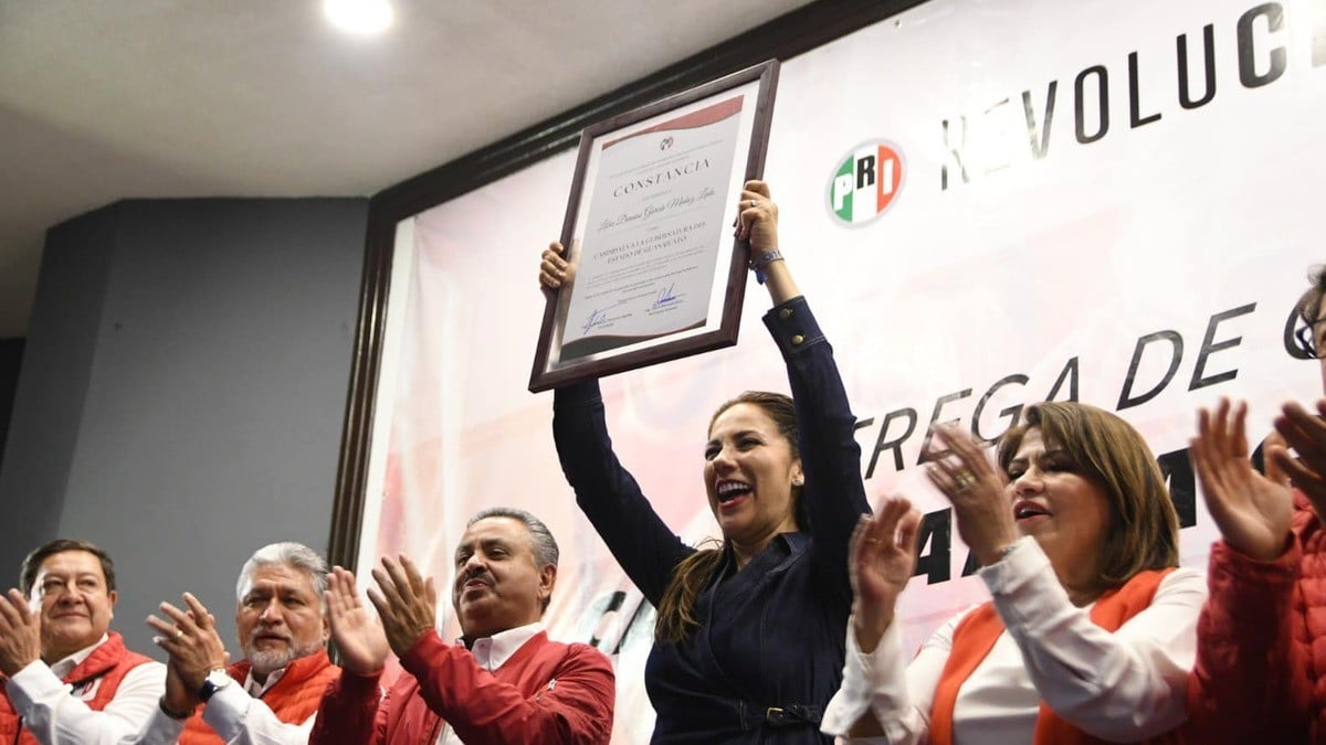 Recibe Libia Dennise constancia de mayoría como candidata del PRI a la gubernatura