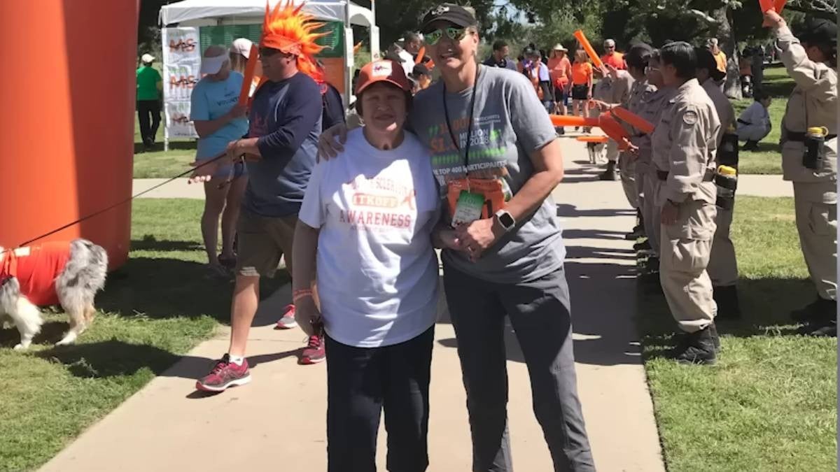 Despiden a abuelita de 90 años por “no usar pronombres”