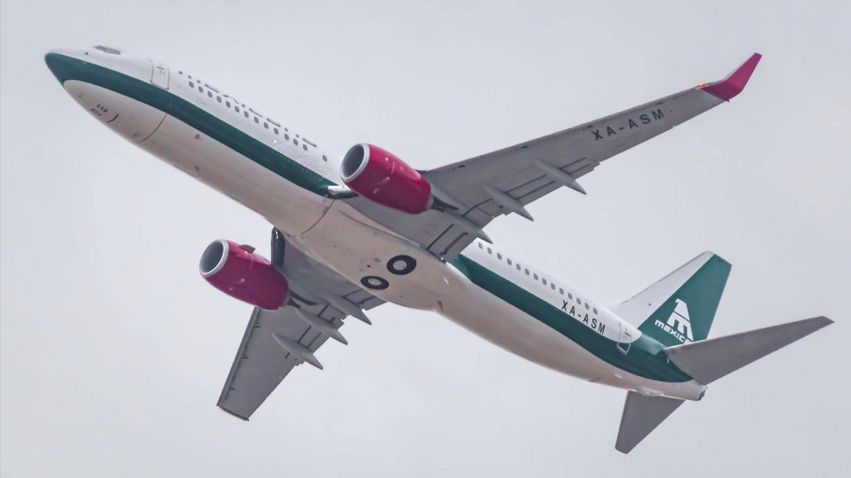 Advierte AMLO dificultad para comprar aviones para Mexicana