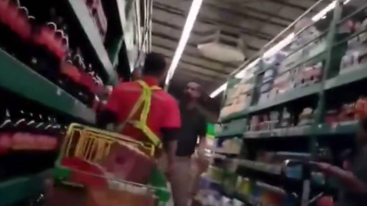 VIDEO Batalla épica: Así se agarraron a golpes empleados de Coca y Pepsi en tienda