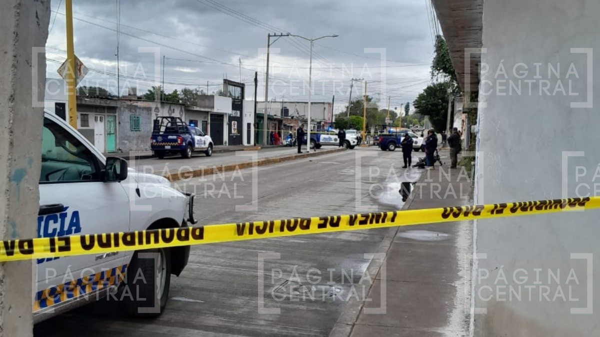 Balean a policía municipal cuando circulaba sobre bulevar; está grave