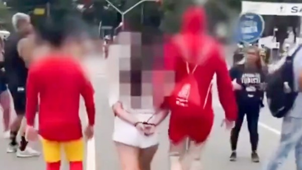 VIDEO ¡Les cayó el chipote chillón! Policías vestidos del Chapulín Colorado logran arresto
