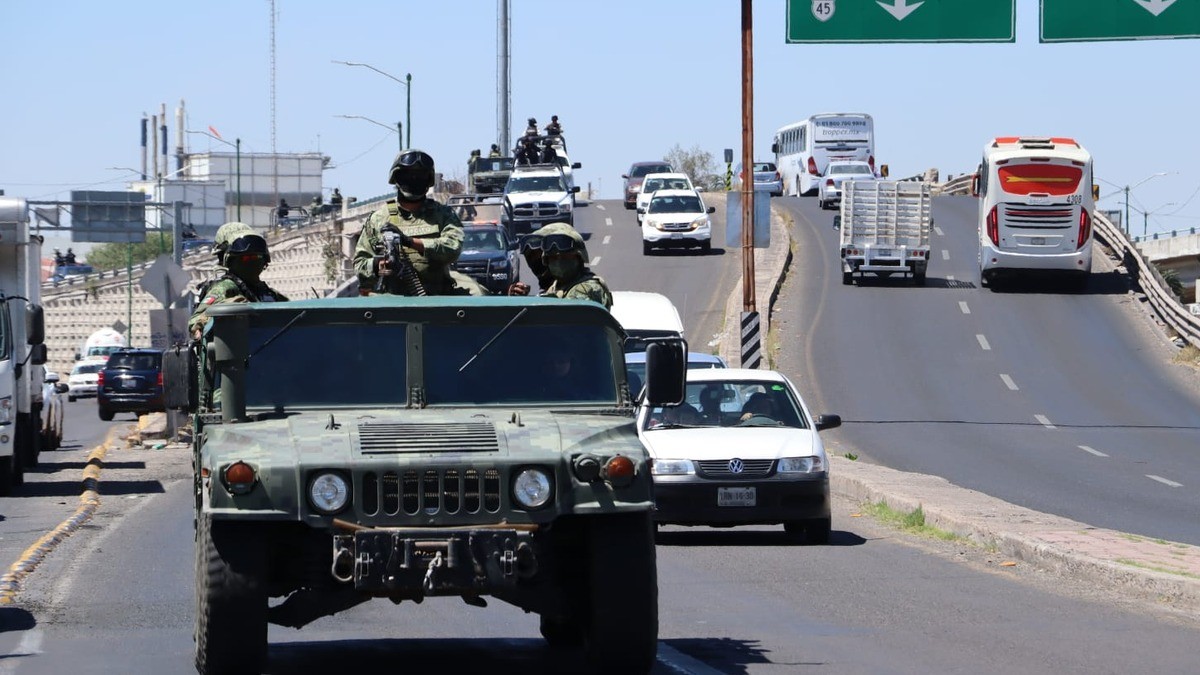 Dan mantenimiento carretero al Ejército