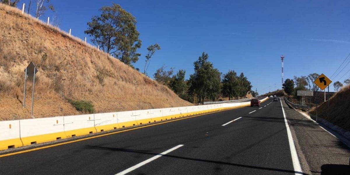 Piden a AMLO denunciar 'transas' en carreteras
