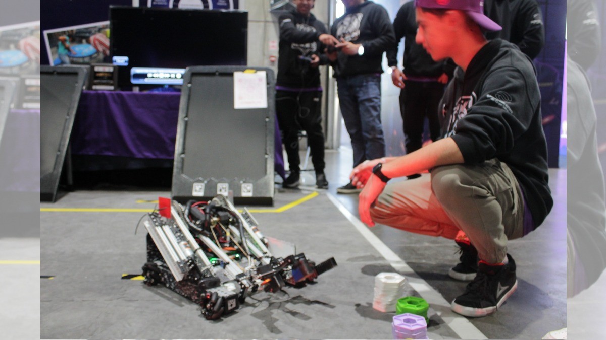 Lentes para invidentes y un dron para tareas de cultivo, conquistan la Batalla de Robots