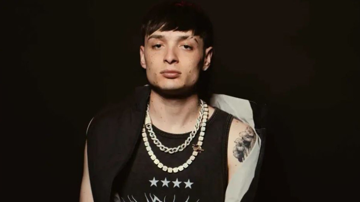 ¿Dónde está Peso Pluma tras cancelar su participación en Viña del Mar?