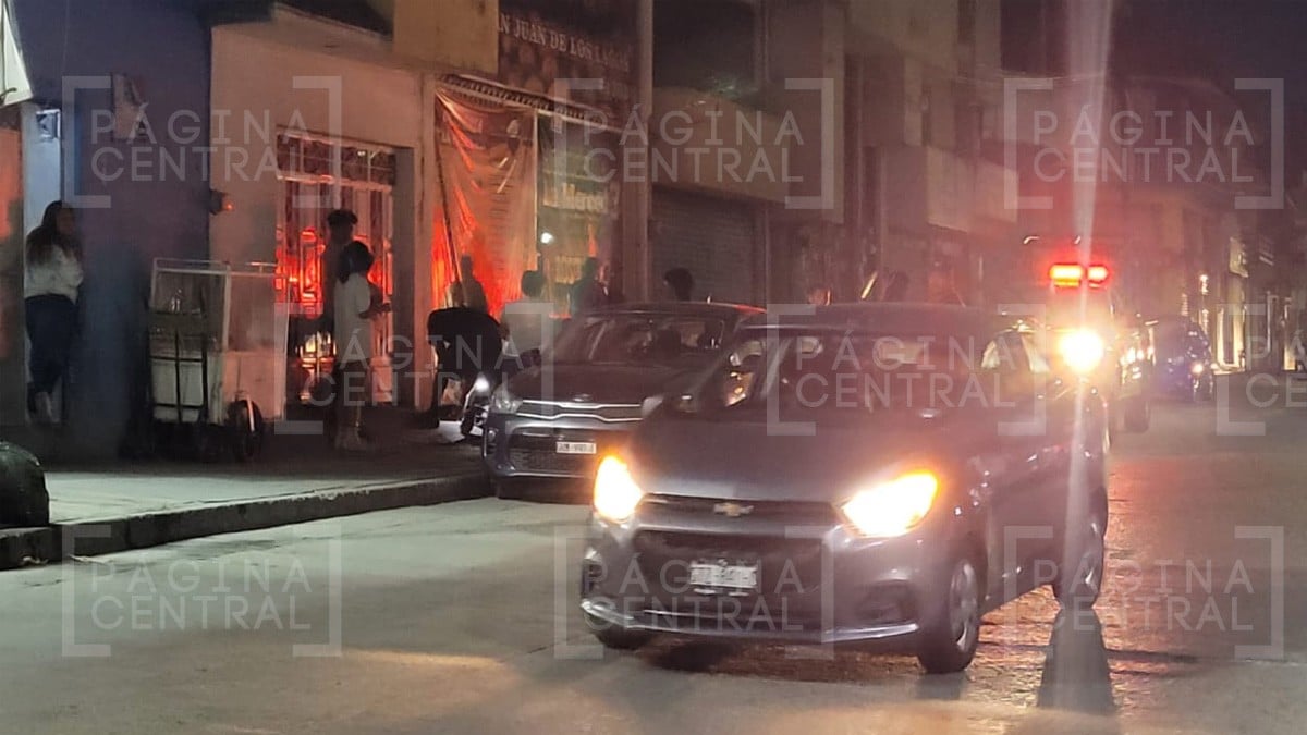 Hombre convulsiona y queda sobre la banqueta en Chapalita; esta es la razón