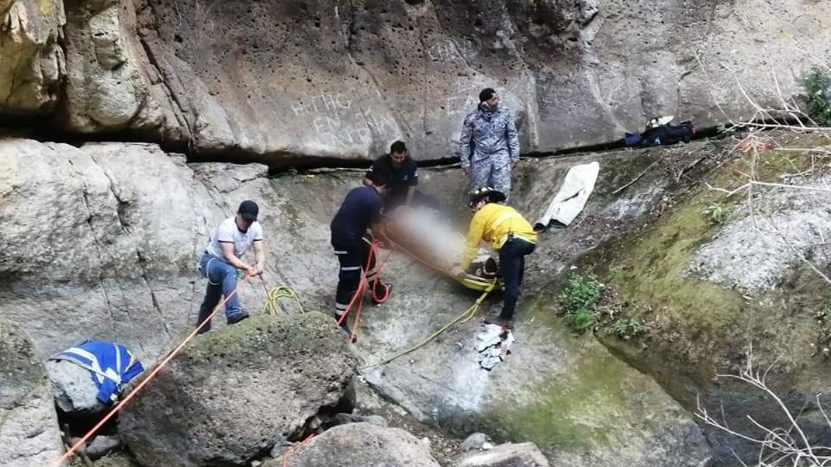 VIDEO “¡No es cierto!, ¿dónde está mi amigooo?”, cae senderista leonés 45 metros
