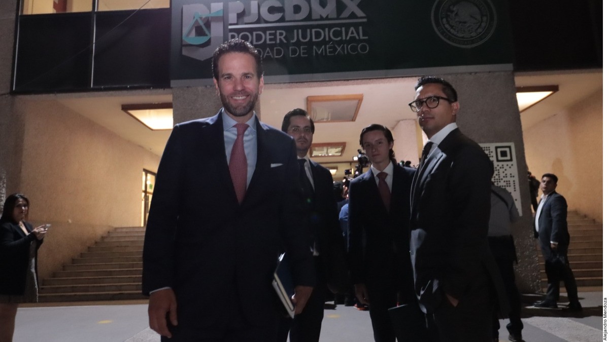 Reclama Pío 200 mdp a Loret