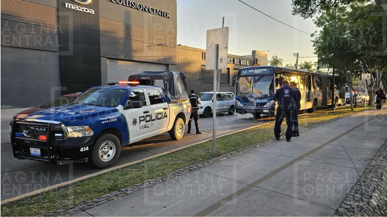 ¡Otra vez! Vuelve a chocar 'oruga', ahora en el bulevar Campestre