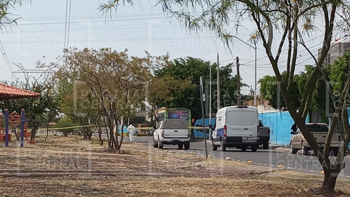 Asesinan a hombre a balazos justo cuando abordaba camión urbano