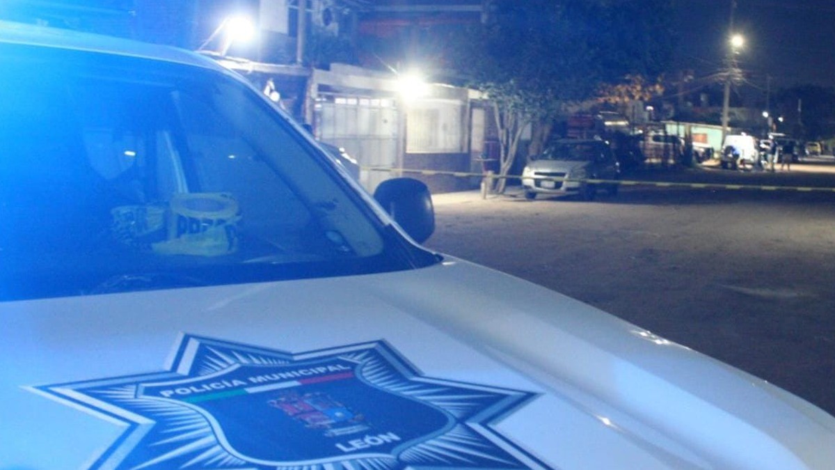 Detienen a guardia de seguridad por presuntamente abusar de una oficial de Policía