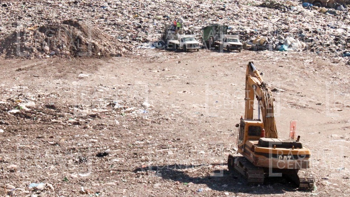 Mujer es aplastada por carga de bolsas de basura en Brisas del Campestre