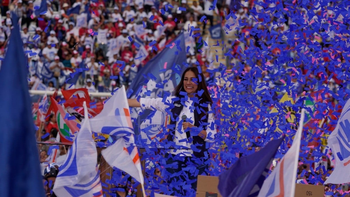 Libia Dennise arranca su campaña ante más de 30 mil personas en Irapuato