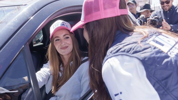 Libia Dennise se reúne con comerciantes de San Francisco del Rincón