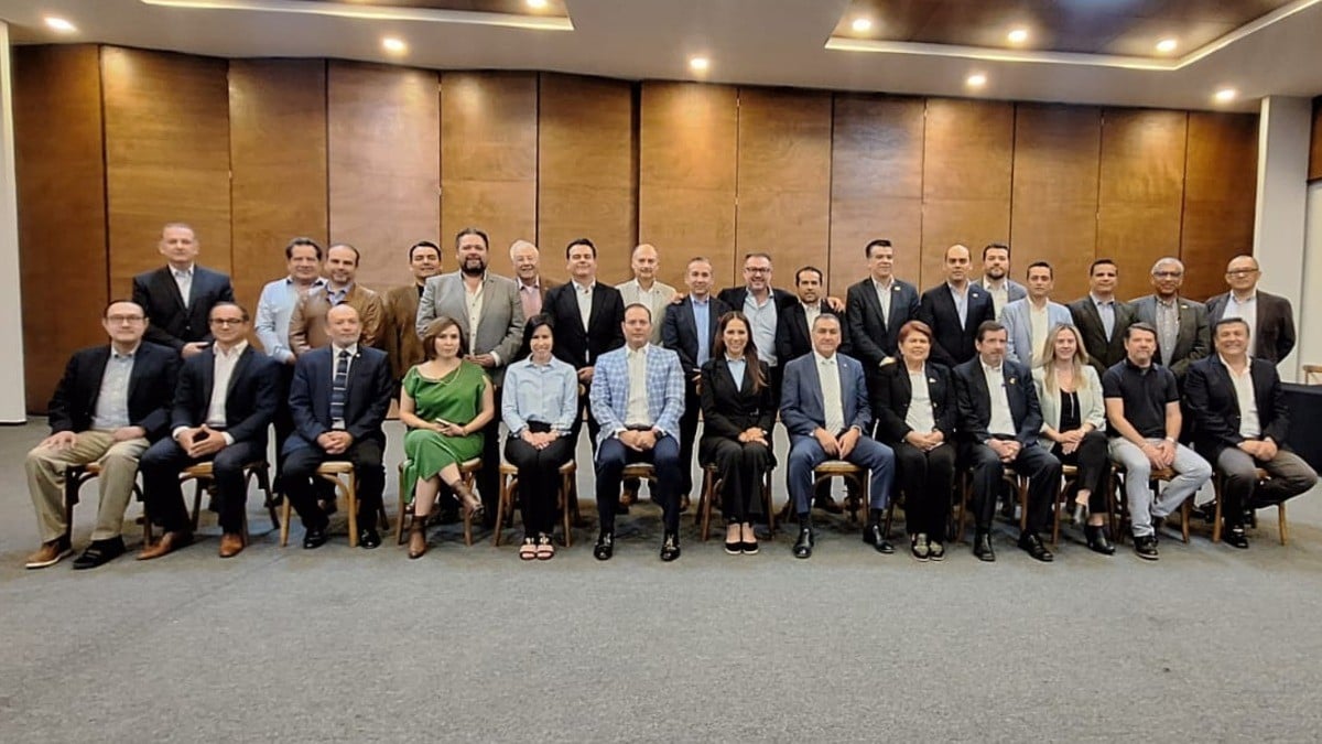 Libia Dennise presenta propuesta de seguridad a empresarios de Guanajuato