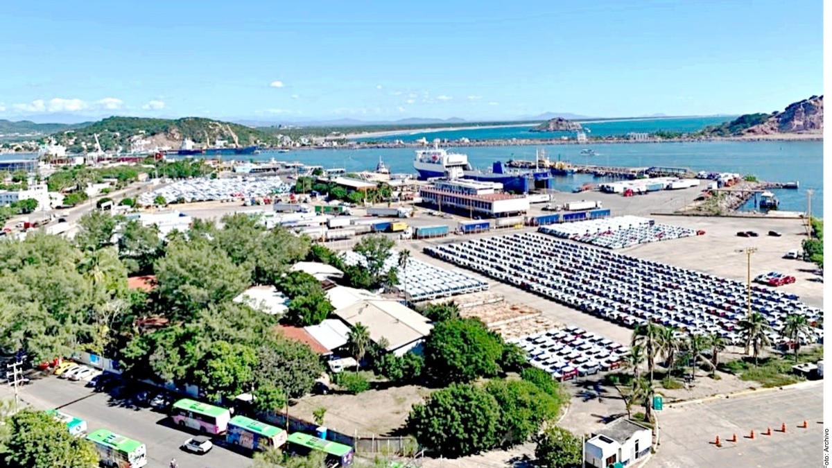 Saturan a los puertos vehículos importados