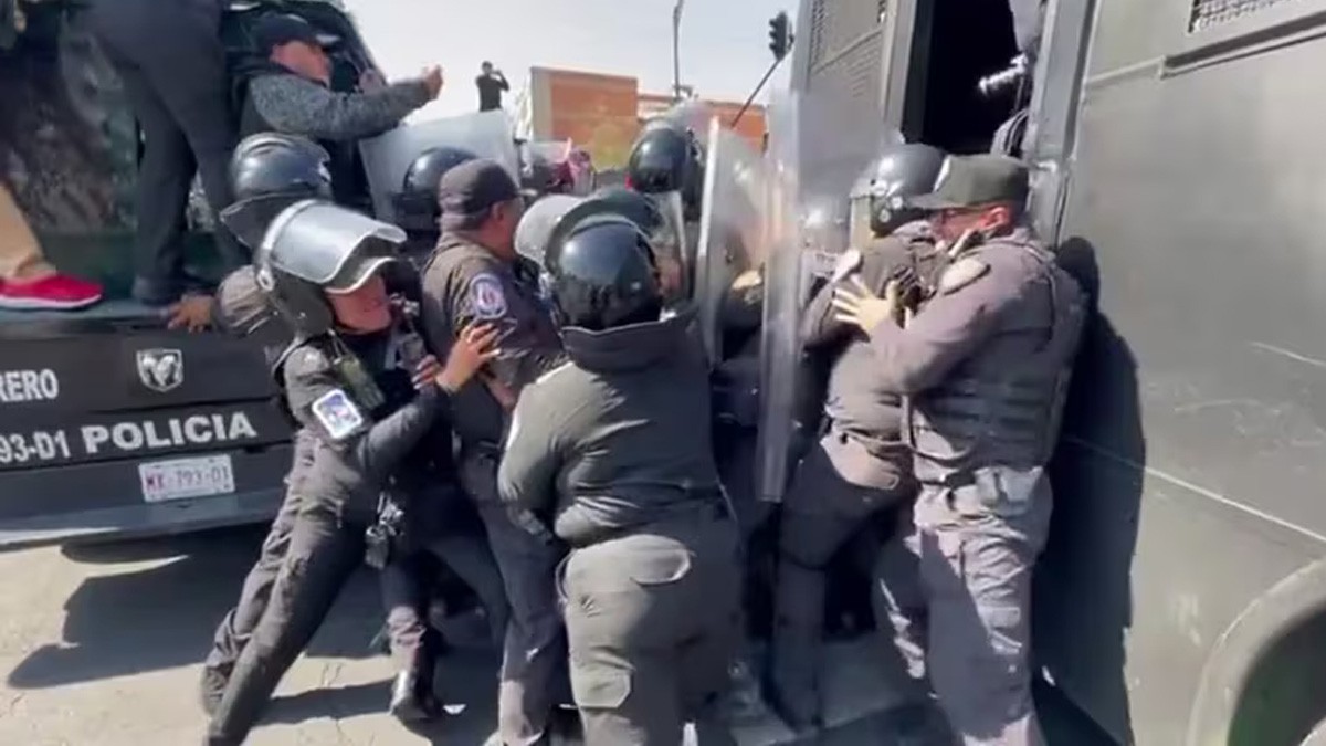 VIDEO ¿Abuso de autoridad? Policías reprimen protesta de invidentes y débiles visuales