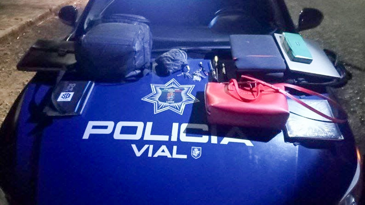 Detienen a dos 'cristaleros' de coches en San Pedro de los Hernández