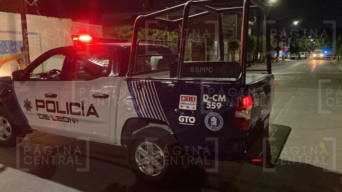 Hombre muere asesinado a balazos afuera de una casa en Villas de San Juan